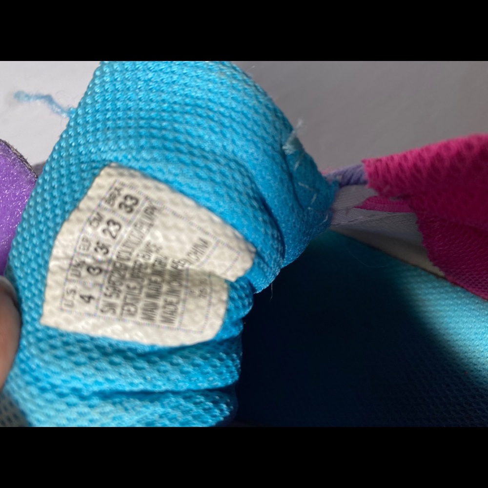 Sketchers sneakers trainer like little girls - Picture 6 of 9